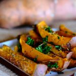 Power bowl de patate douce recette saine avec protéines et légumes